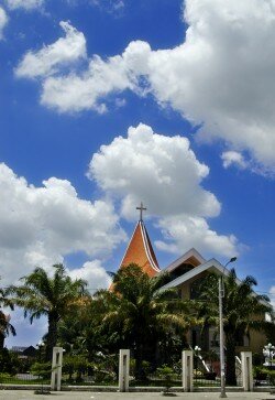 VI DU VE DUONG CHAN TROI (250 x 363).jpg